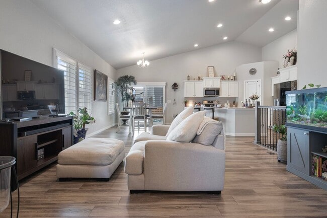 Photo - Gorgeous 5 Bed 3 Bath Home in North Loveland!