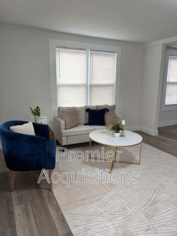 Photo - 2641 Sidney St