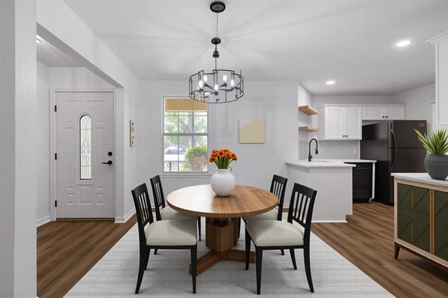 Photo - 704 Peterson St