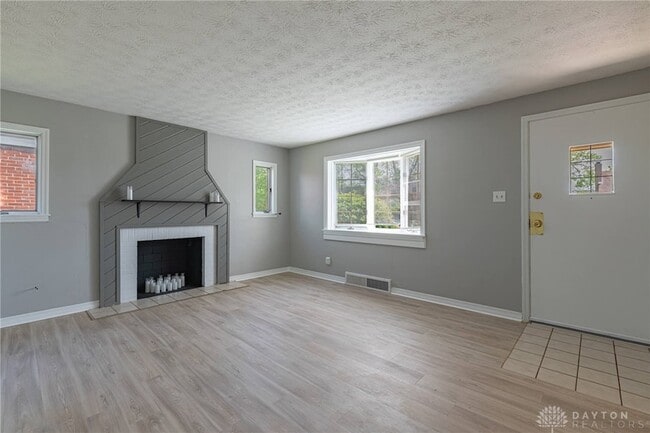 Photo - 521 Oakview Dr