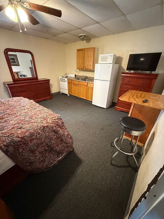 603 S Creek Ave Unit 140