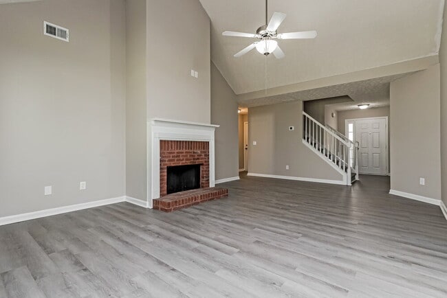 Photo - 225 Lassiter Dr