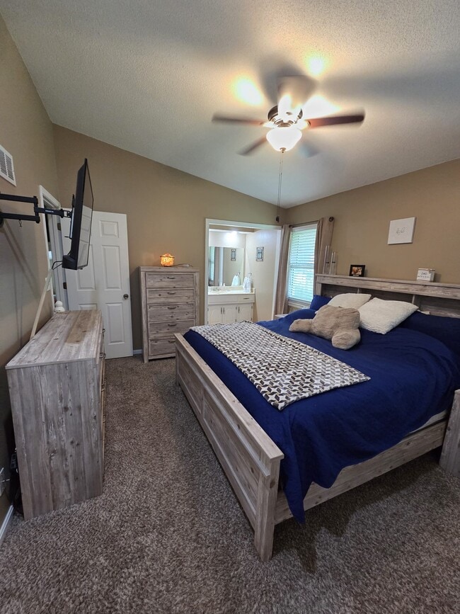 18706 E 28 St S, Independence, MO 64057