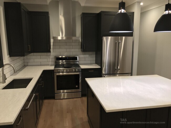 Photo - 2319 N Southport Ave Unit 1