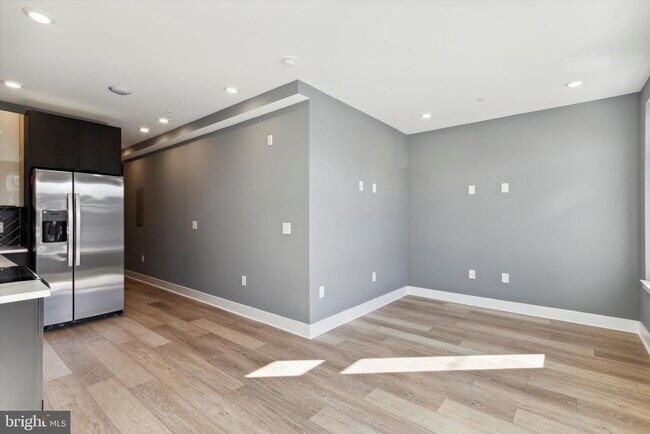 Photo - 1615 Poplar St Unit 2
