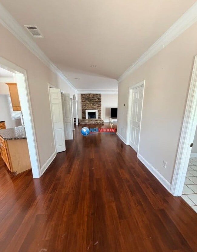 Photo - Nice 2-story house in the City of BUFORD schools + separate in-law suite