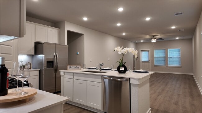 Photo - 8519 Blueberry Ash St