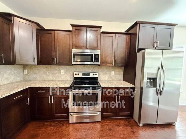 Photo - 728 Roanake Drive