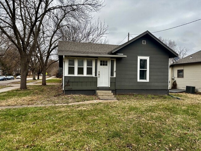 Building Photo - Italian Estates Property Management