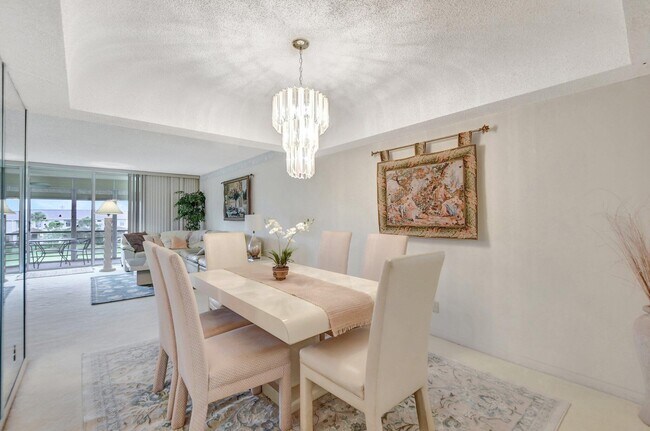 23099 Barwood Ln N Unit 306