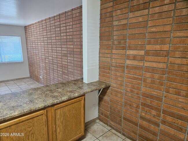 Photo - 703 W Rose Ln Unit 1a