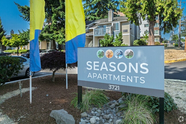 Building Photo - Seasons Rental