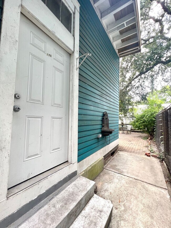 Photo - 1217 - 1219 Magazine Street Unidad 1217 Magazine C