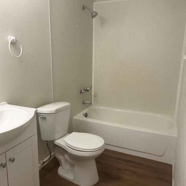 Photo - 1510 E 151st Ave