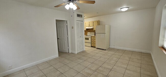 Photo - 9614 NW 5th Ave