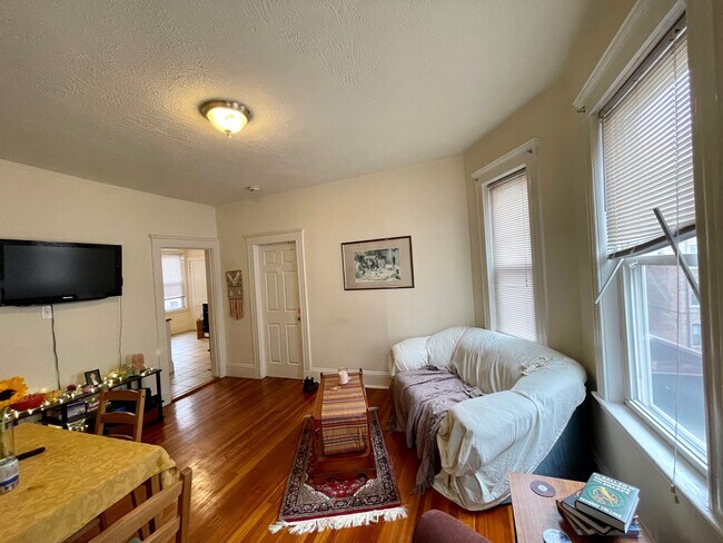 Photo - 162 Kelton St Unit 2