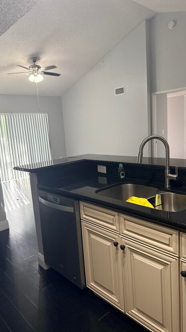 Photo - 2640 S University Dr Unit 325