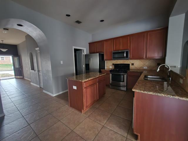 Photo - 633 Grayson Ln