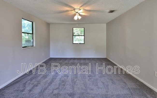 Photo - 5758 Newberg Ln