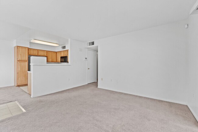 Photo - Beautiful 2 Bedroom Condo with Community P...