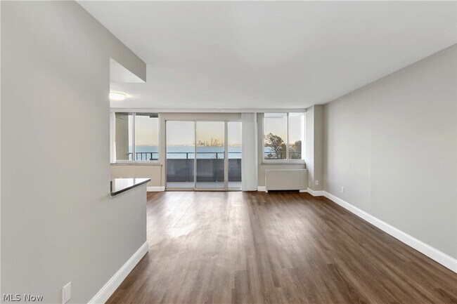 Photo - 12900 Lake Ave Unidad 626