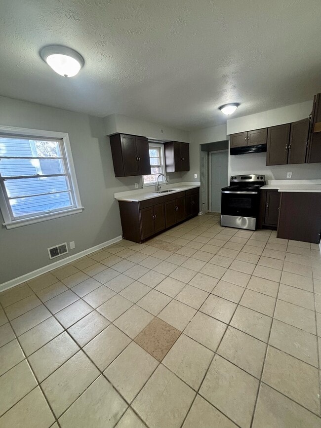 Photo - 1055 Euclid Ave