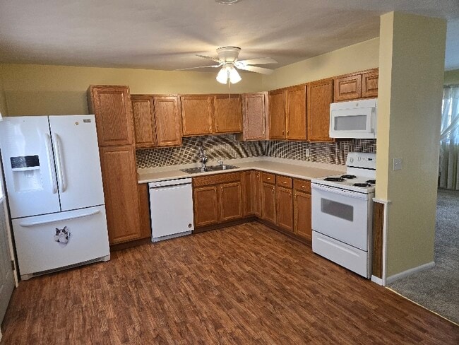 Photo - 1249 E Walnut St