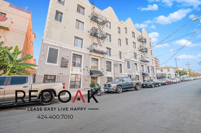 Photo - 425–427 S. Grand View St Unidad 5503
