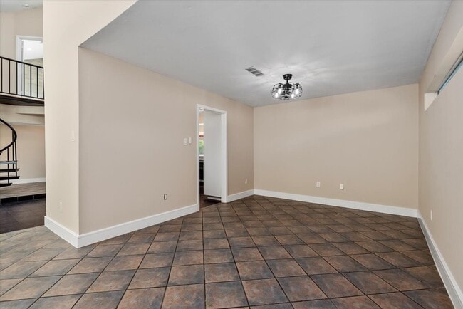 Photo - 6003 Long Leaf Dr