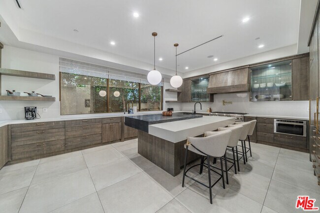 Photo - 846 N Orange Grove Ave