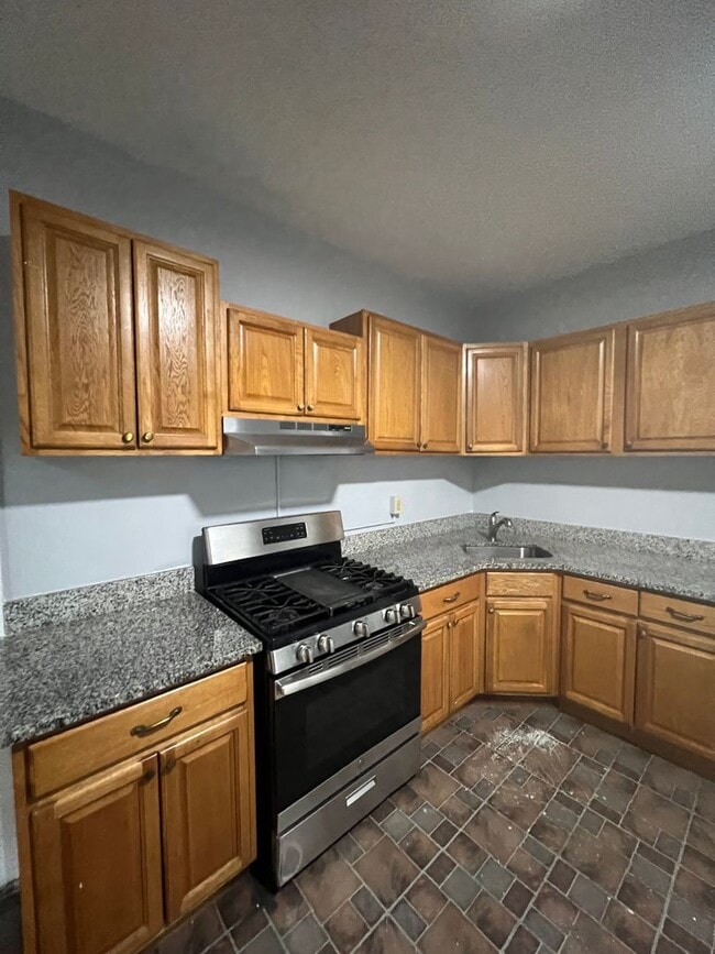 74 Irving St Unit 1st Fl