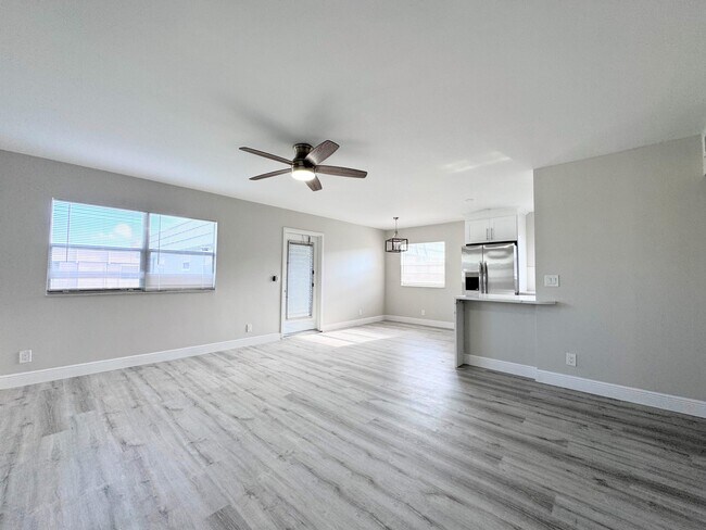 Photo - 284 Flanders F Unit 284
