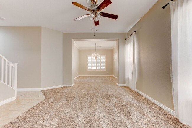 Photo - 809 Royal Birch Ln