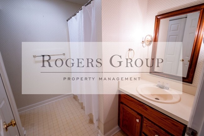 Photo - 1306 Oakridge Ave