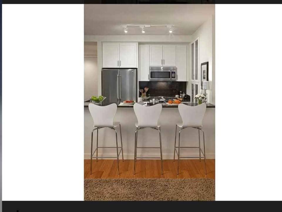 Photo - 320 W 38th St