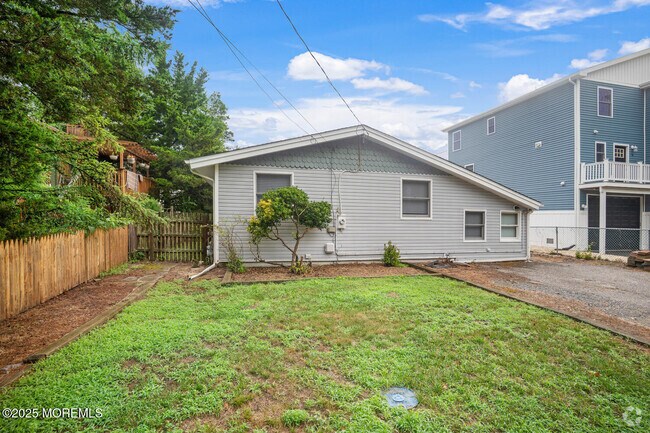 Building Photo - 9 Admiral Dr Rental