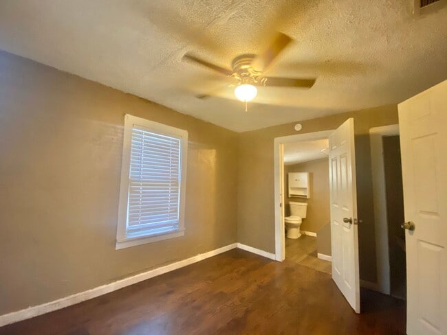 Photo - Adorable 1 Bed 1 Bath--Spacious with bonus...