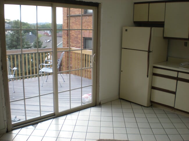 Photo - 129 W Sycamore St Unit 2