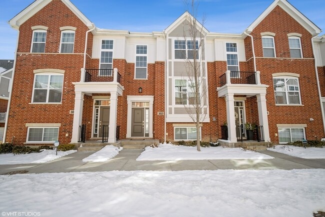 Building Photo - 300 Capulina Ct