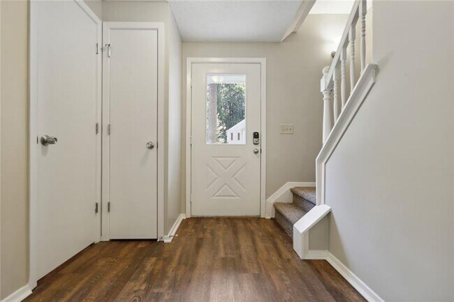 Photo - 1598 Esquire Pl NW