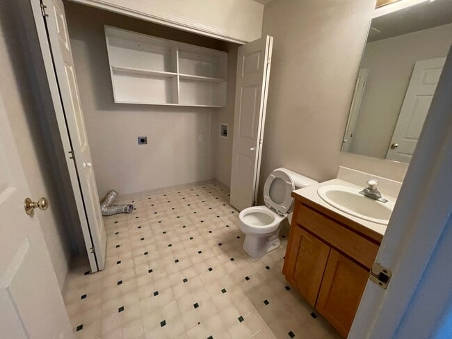 Photo - 2430 NW Granite Ct Unidad A