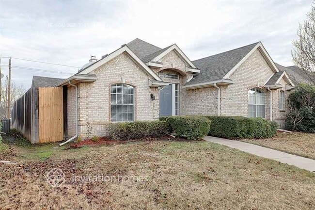 Photo - 5704 Bedford Ln