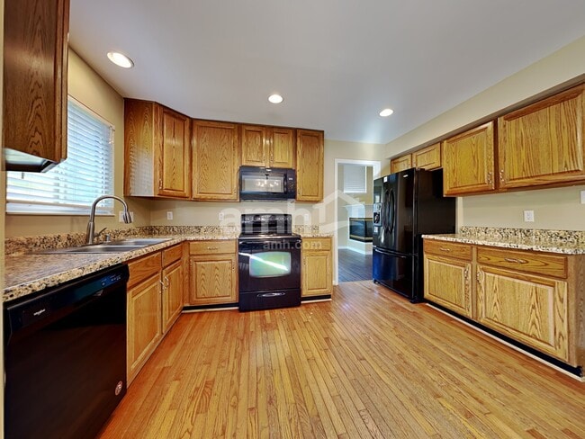 Photo - 823 Wingate Dr