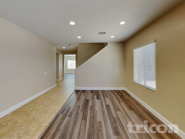 Photo - 6950 Diver Ave