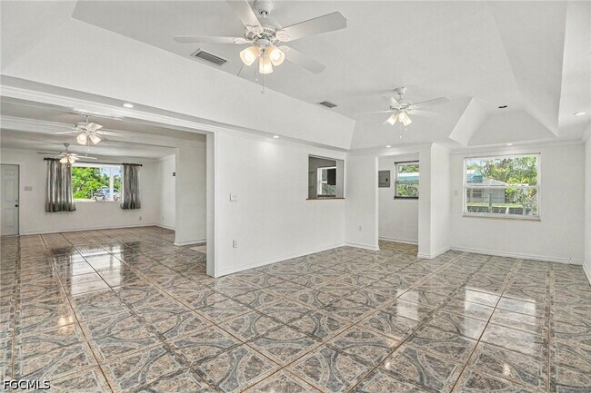 20 Estate Dr