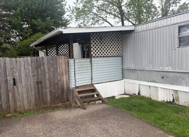 Photo - 4065 W Ridge Rd