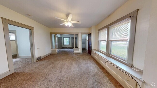 Building Photo - 3339 W.84th Unit 1st Floor Rental