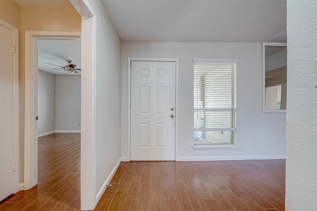 Photo - 2022 Highland Hills Dr