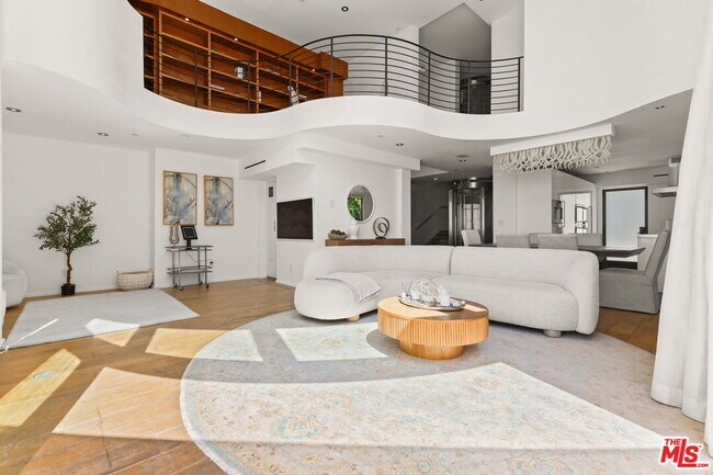 Photo - 1719 Appian Wy Unit 5