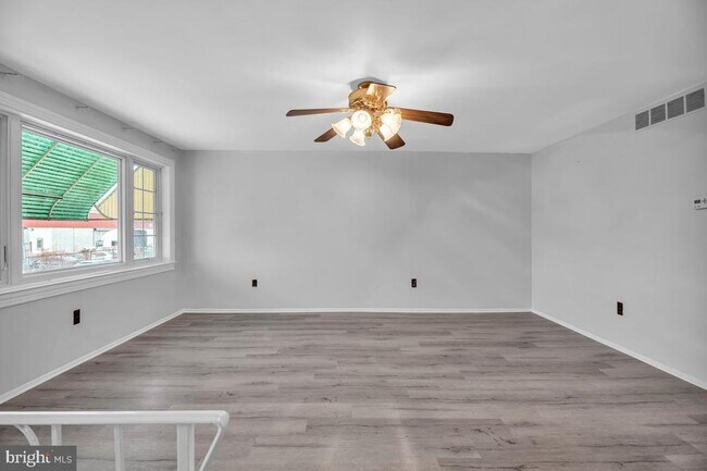 Photo - 3639 Gaul St